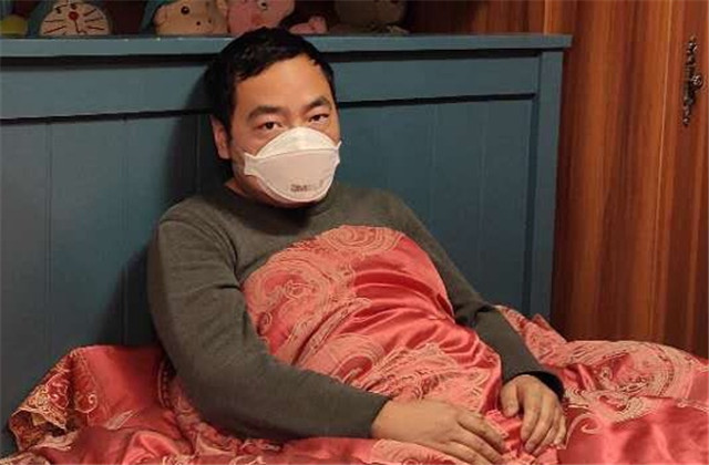 【高光“疫”事】感染不敢回家、排隊(duì)等床位、開(kāi)水兌米飯—— 趙東：帶著希望和愛(ài) 戰(zhàn)斗在春天里