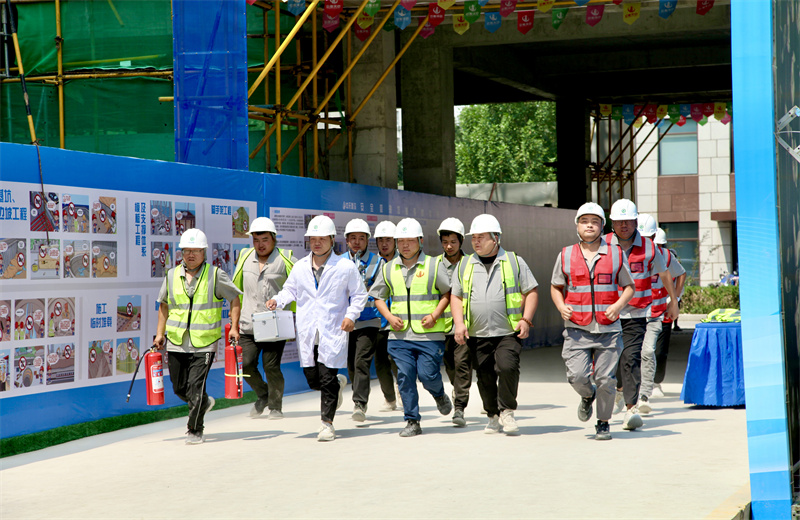 2025年6月24日，中海企業(yè)集團(tuán)山東公司“人人講安全，個(gè)個(gè)會(huì)應(yīng)急——查找身邊安全隱患”2025年“安全生產(chǎn)月”主題活動(dòng)在天津公司濟(jì)南中海天空之鏡項(xiàng)目成功舉辦。